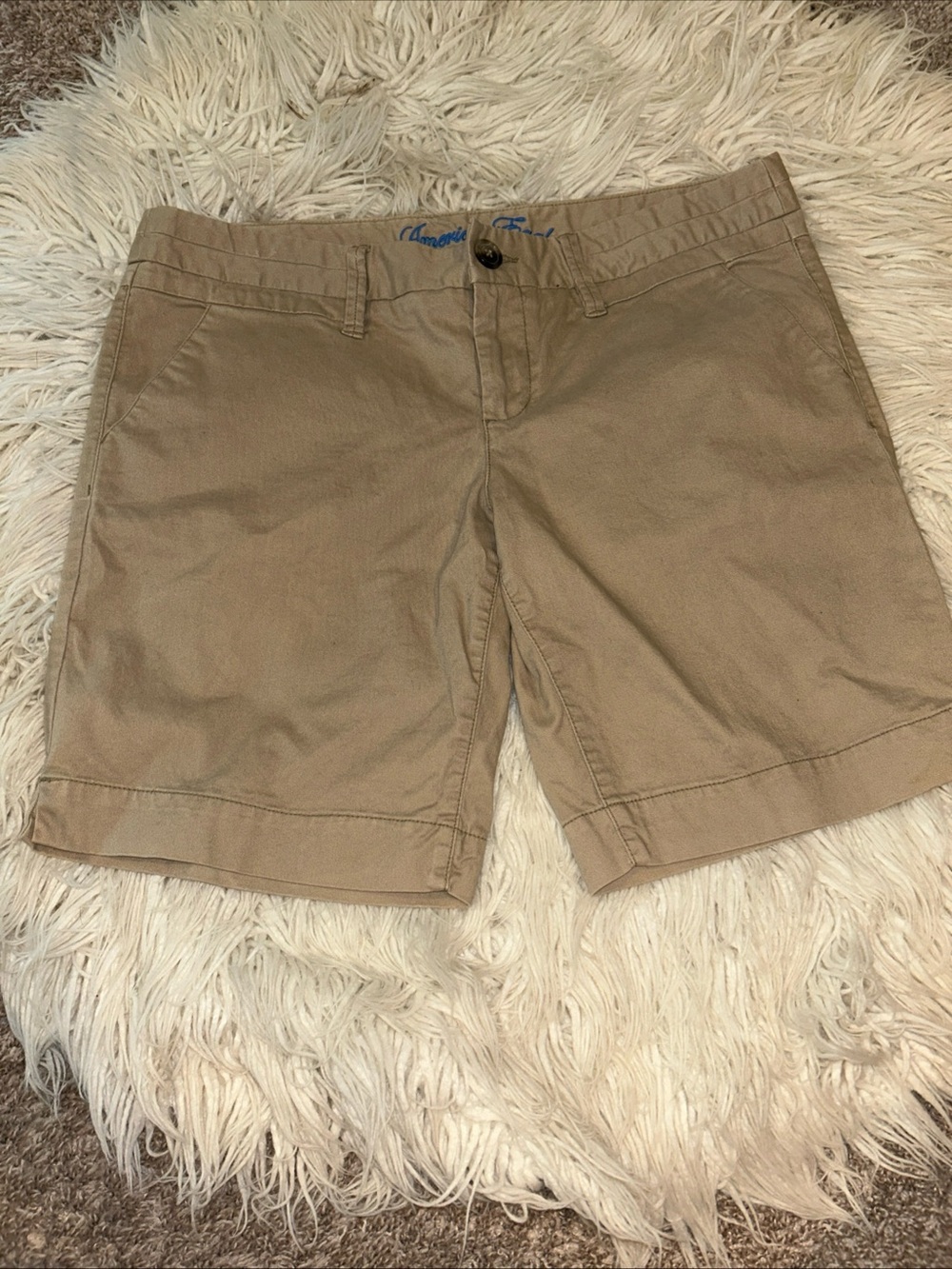 Women’s size 12 American Eagle Y2K style khaki Bermuda shorts.